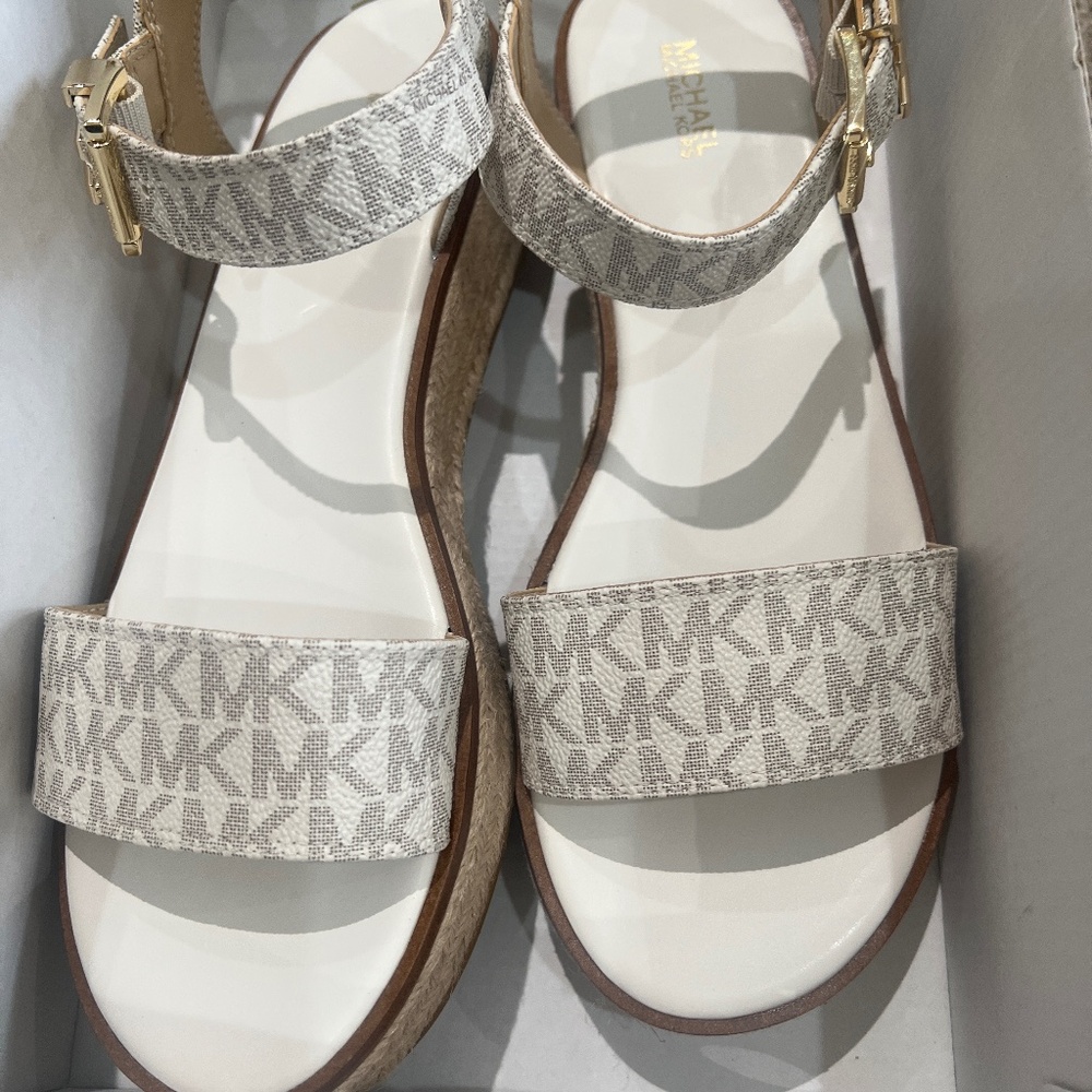 Michael Kors NWT 9 vanilla Richie Espadrille
